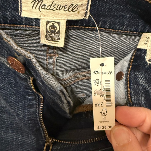 NWT Madewell Mid-Rise Kick Out Jeans in Dark Blue - Size 27P - Picture 6 of 6